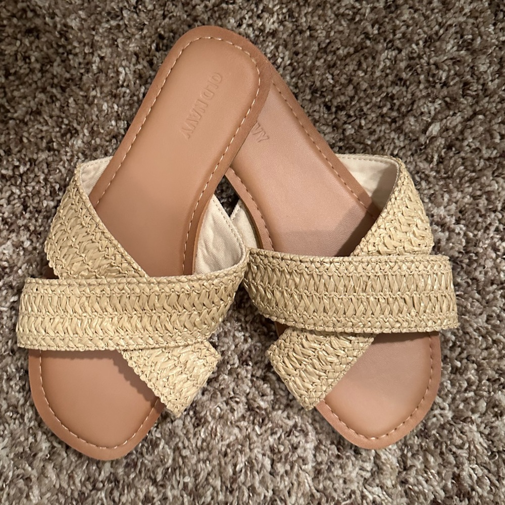 Old navy straw cross strap sandal